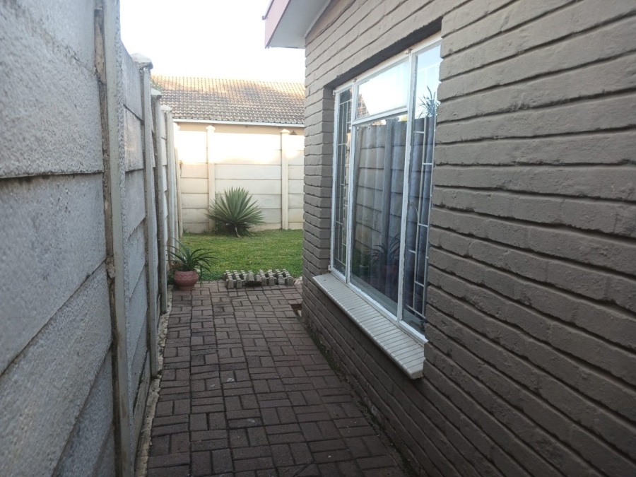 3 Bedroom Property for Sale in Adamayview North West